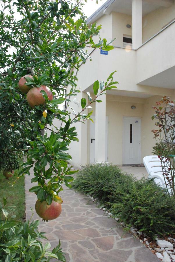 Apartmani Radin Rosini Kültér fotó
